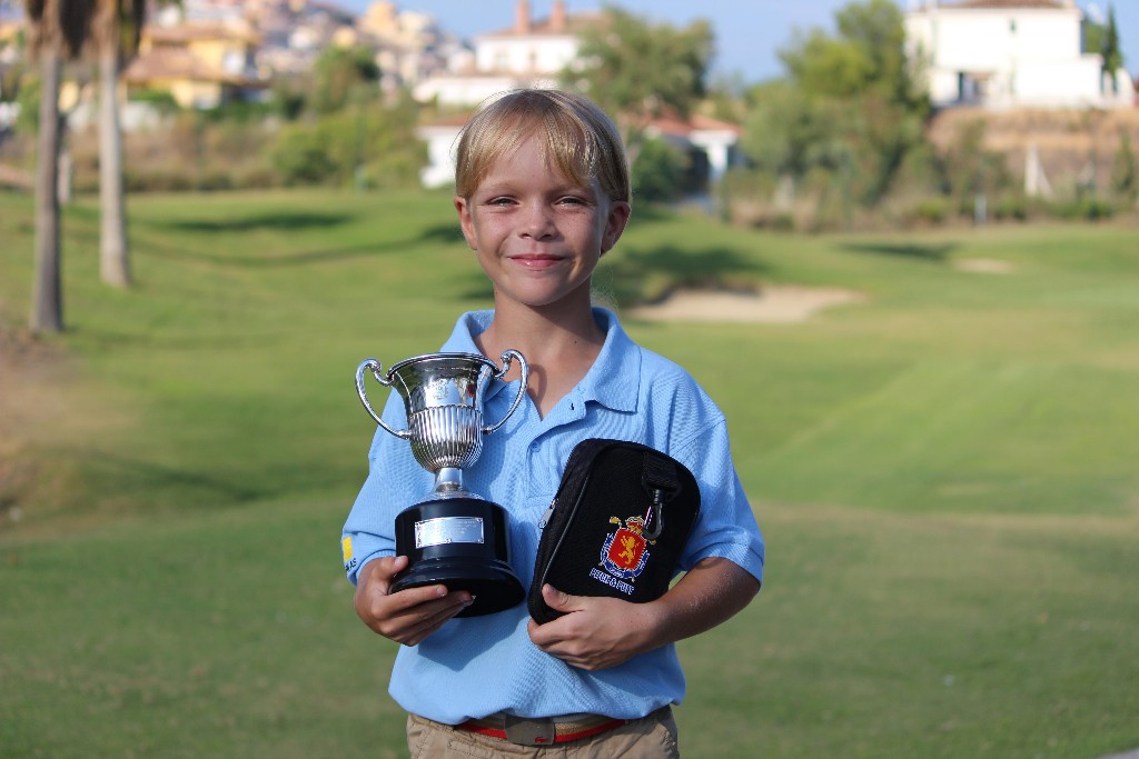 KEIRA GONZÁLEZ CAMPEONA DE ESPAÑA DE PICHT & PUTT BENJAMÍN FEMENINA 2014.