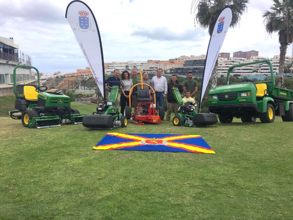 Las Palmeras Golf estrena maquinaria para el mantenimiento de su campo