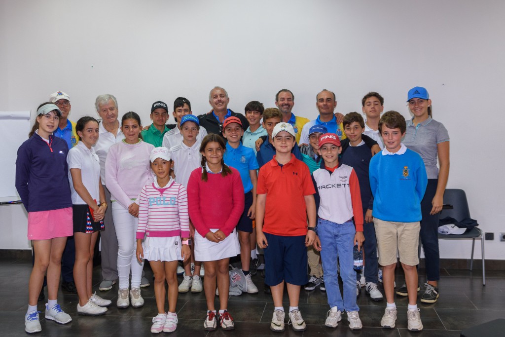 El Comité Juvenil de la Federación Canaria de Golf, organizó una concentración en las instalaciones de Las Palmeras Golf.