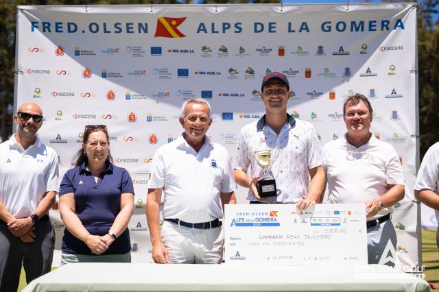 El jugador canario Álvaro Hernández finaliza en segunda posición en el Alps Tour.